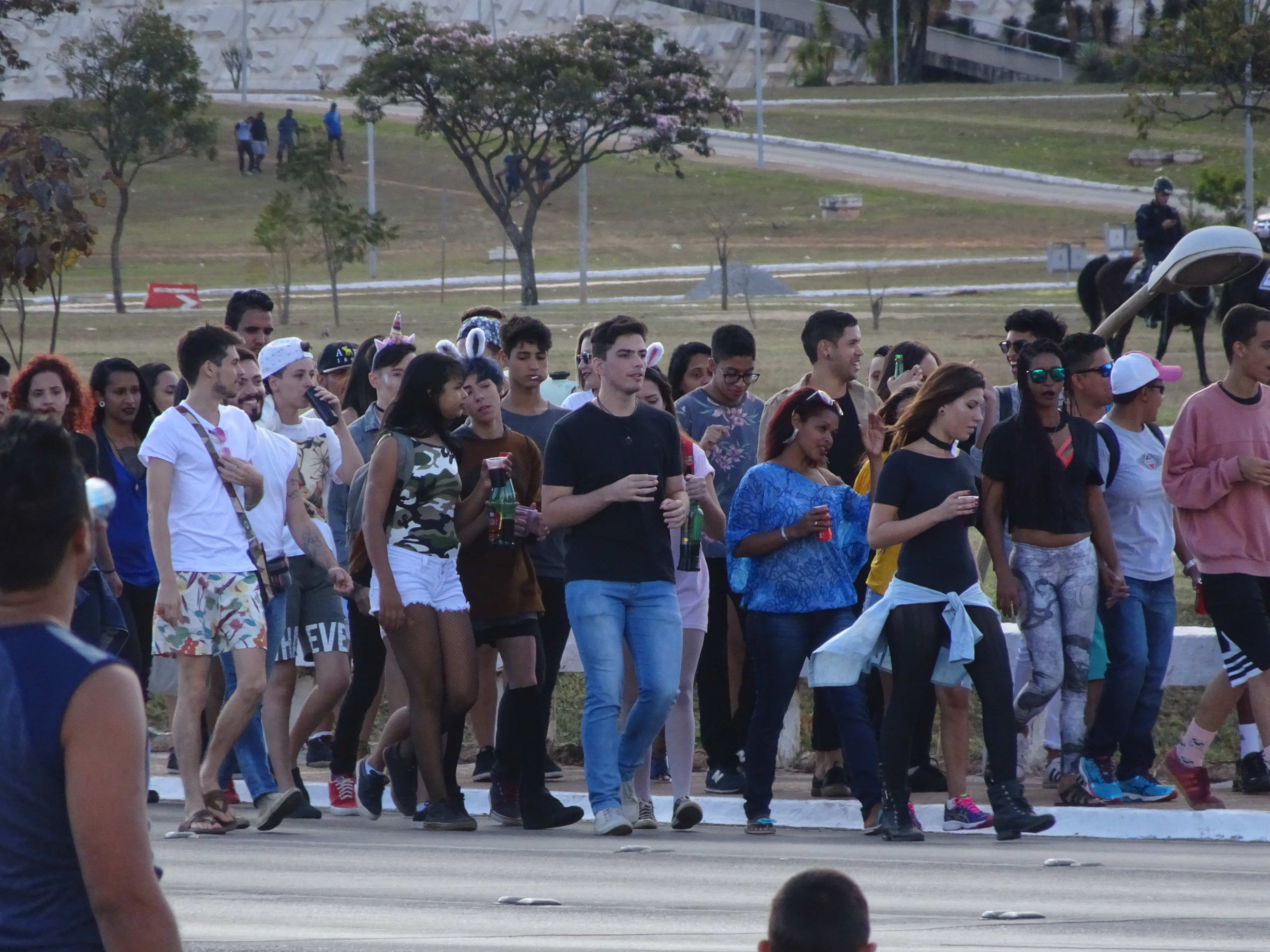 Während sich Tausende versammeln zur brasilianischen Variante des Christopher Street Day...