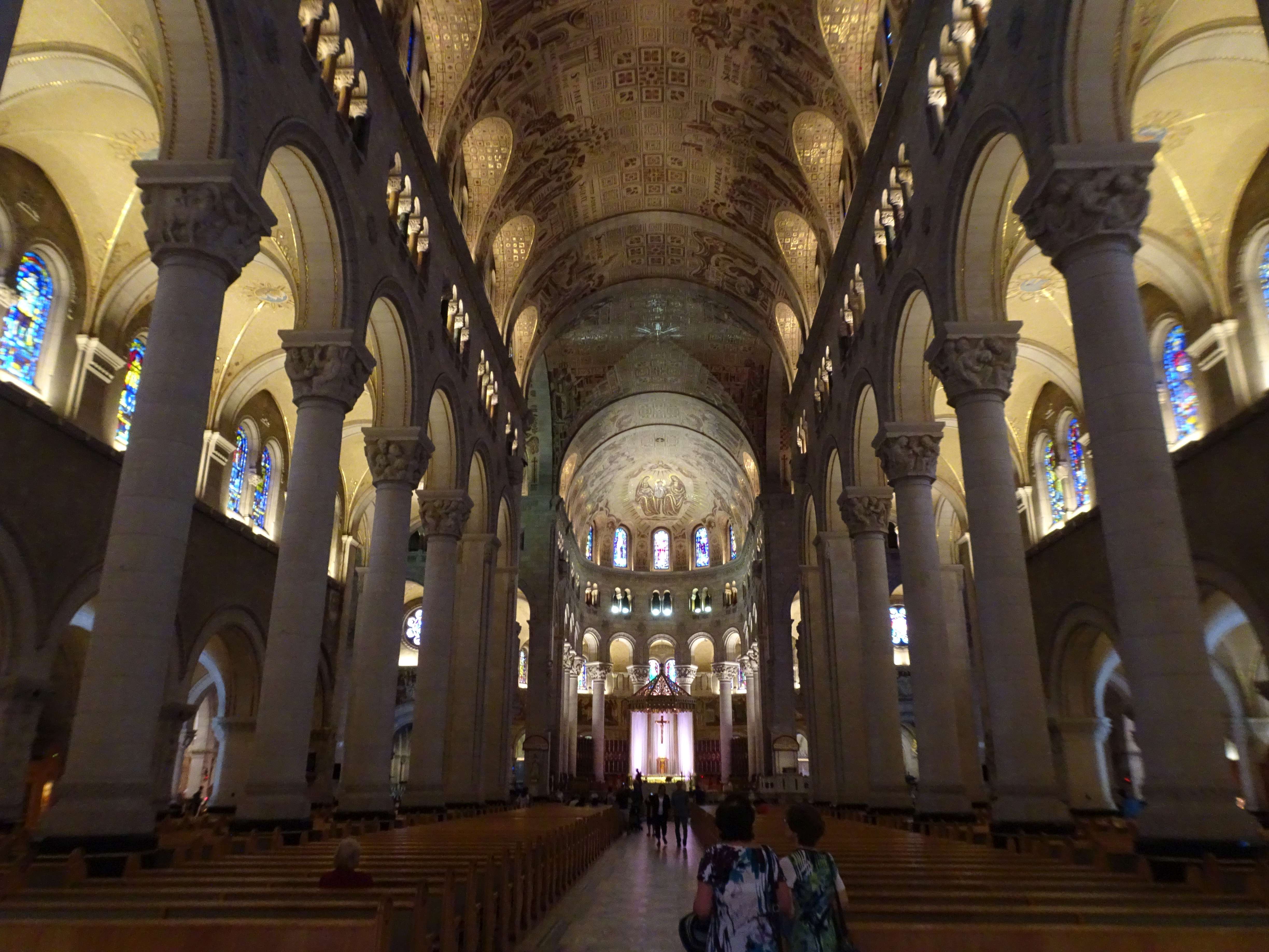 Basilika Sainte-Anne-de-Beaupré  in der Nähe von Montreal, eine riesige Wallfahrtskirche