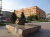 Lubjanka, Sitz des NKWD und des KGB und bis heute vom Geheimdienst genutzt. Davor praktischerweise das Denkmal für deren Opfer.