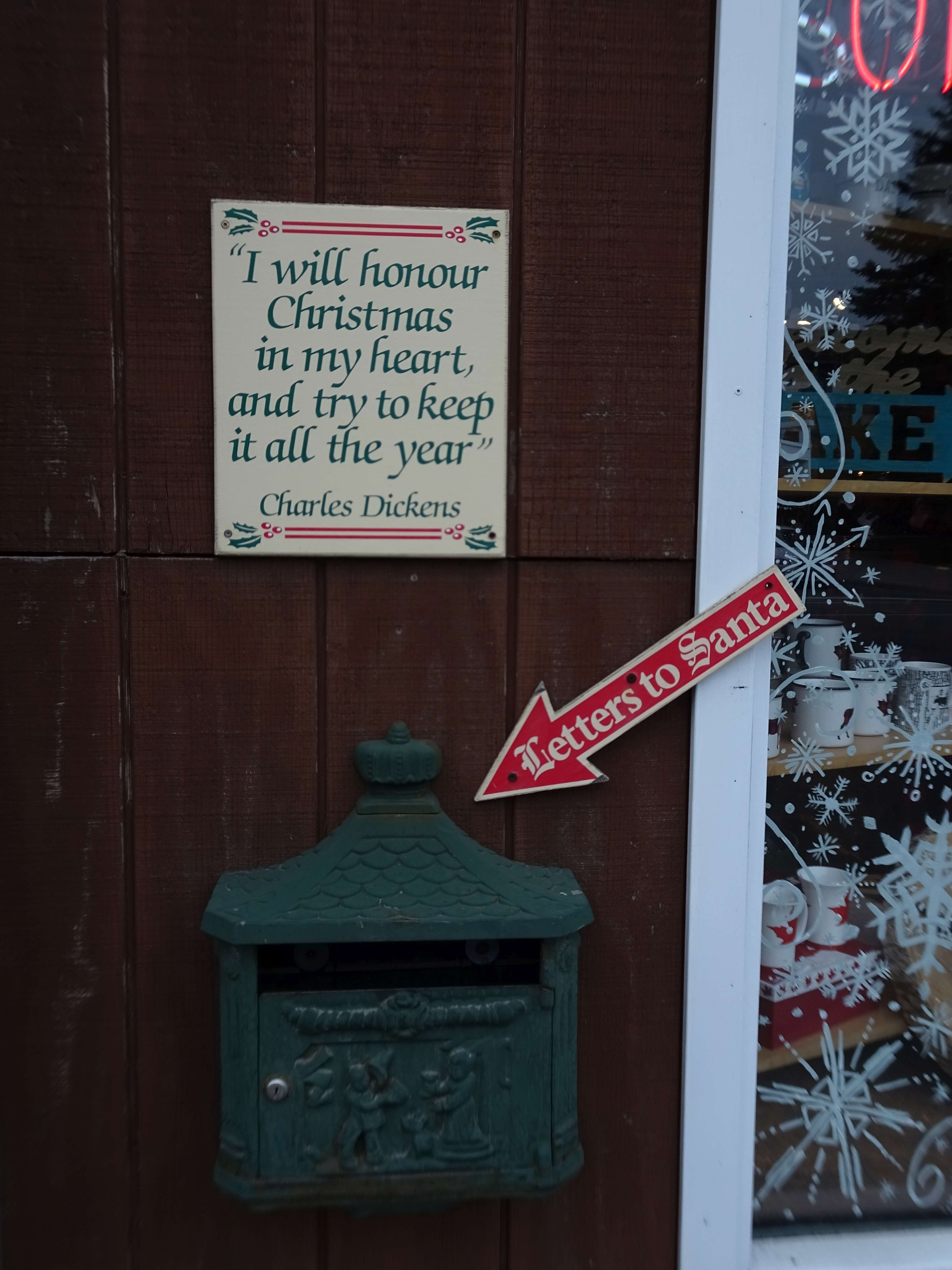Huntsville wird Ausgangspunkt für die Ausflüge in den Algonquin Park und hat das ganze Jahr über Weihnachten....