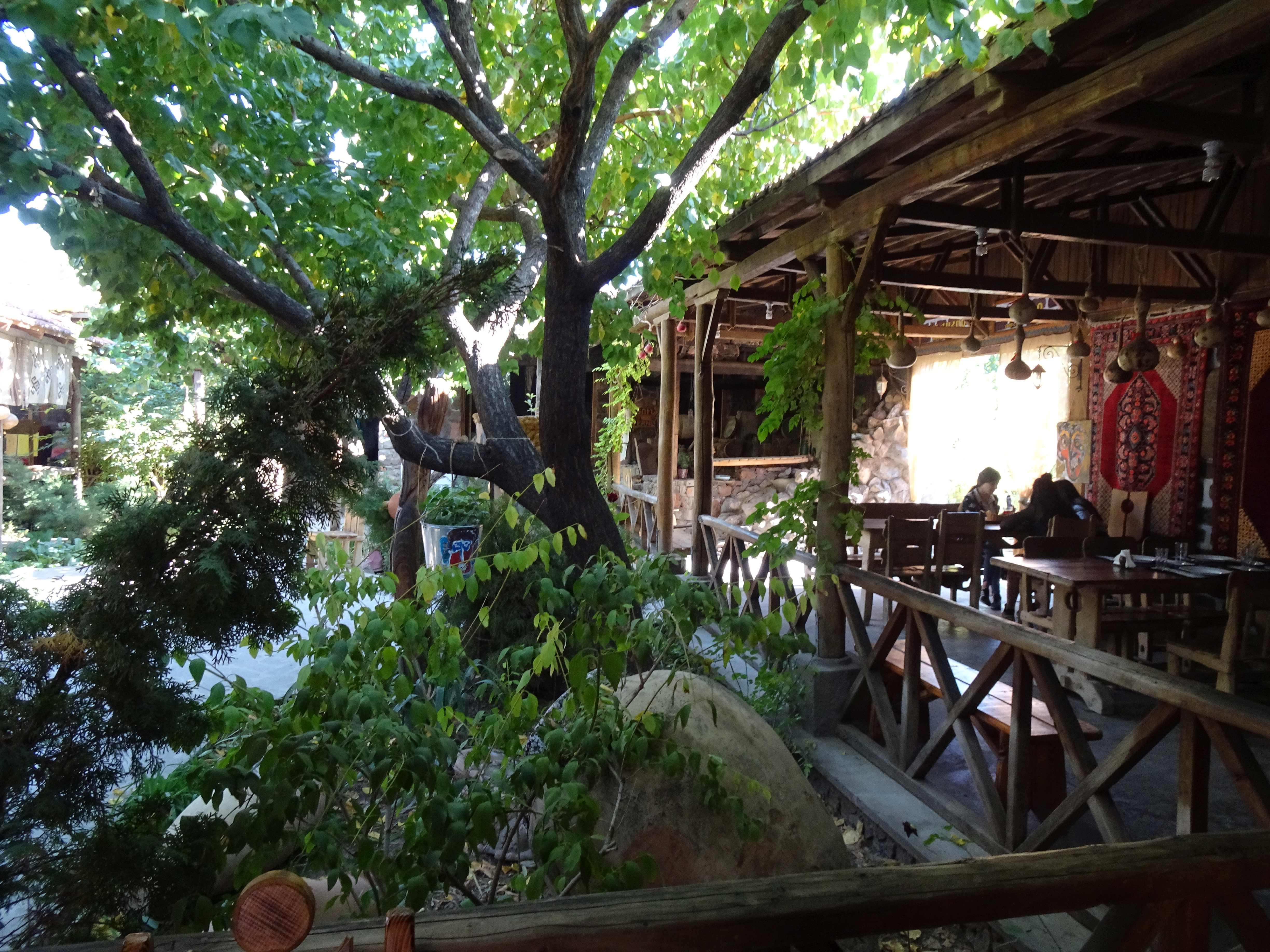 Essen bei einem Projekt für bedürftige Kinder