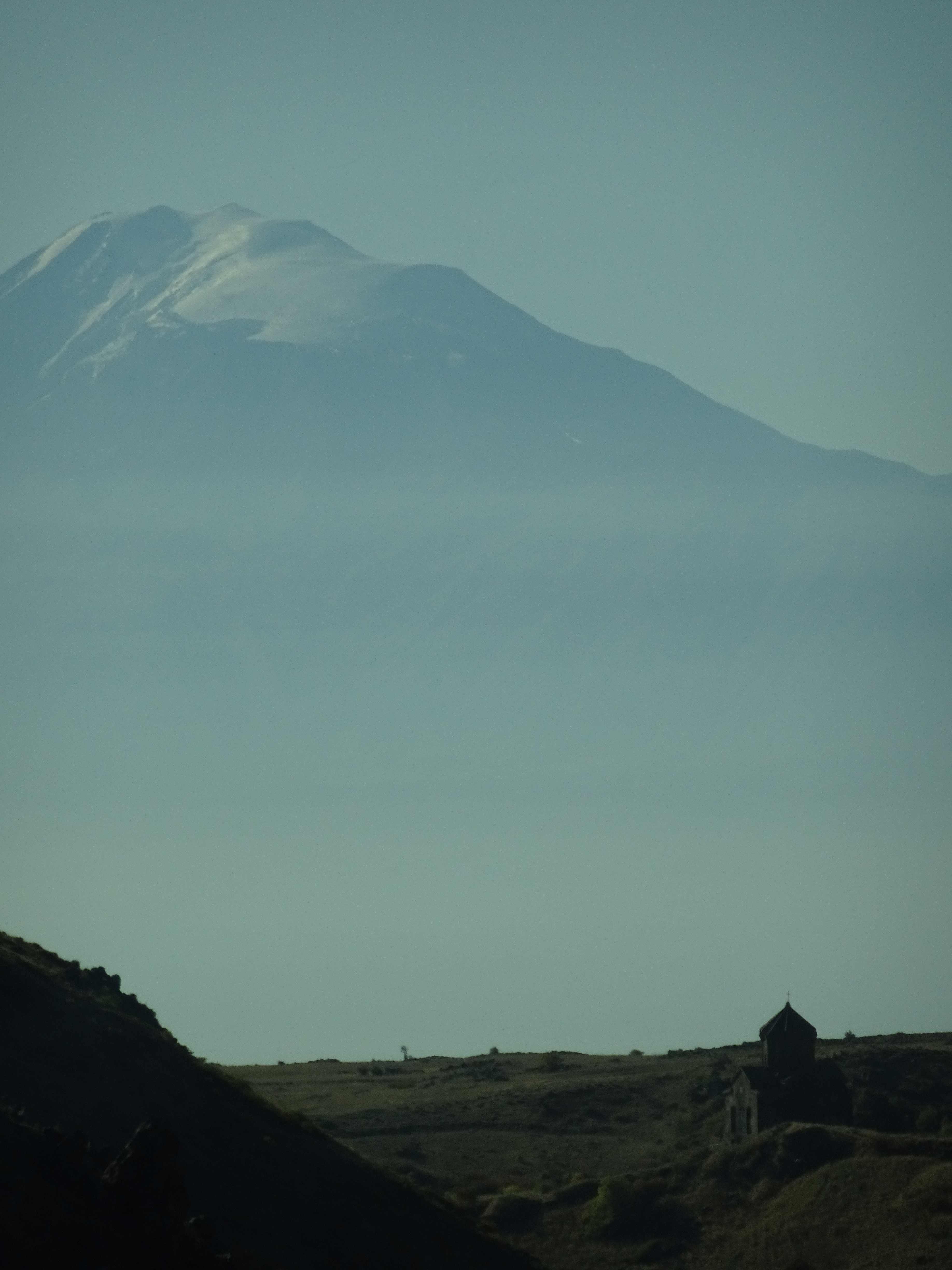 Fahrt nach Norden, in die Region des Aragaz.