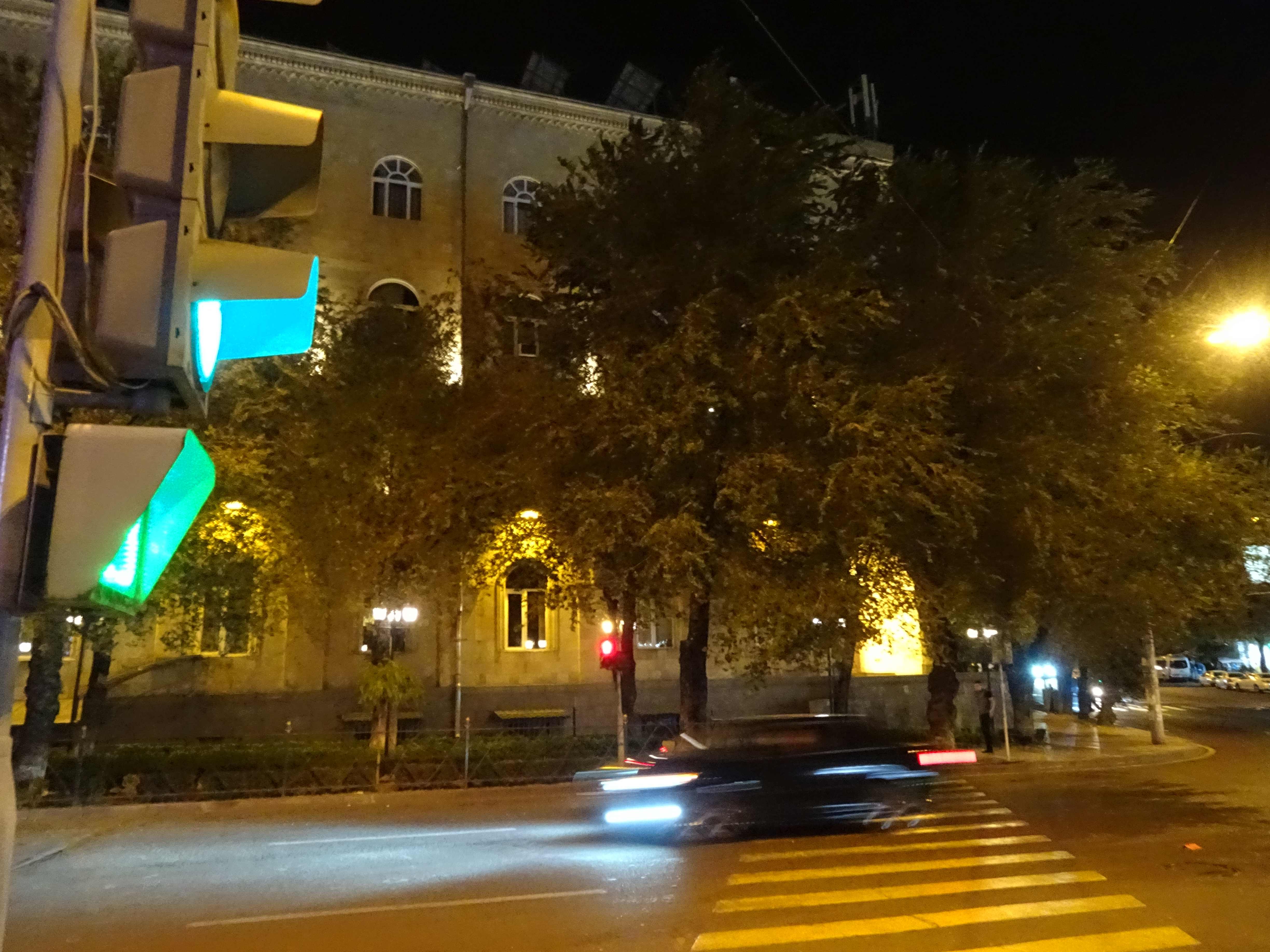 Wieder zurück in der Hauptstadt: Radio Eriwan.