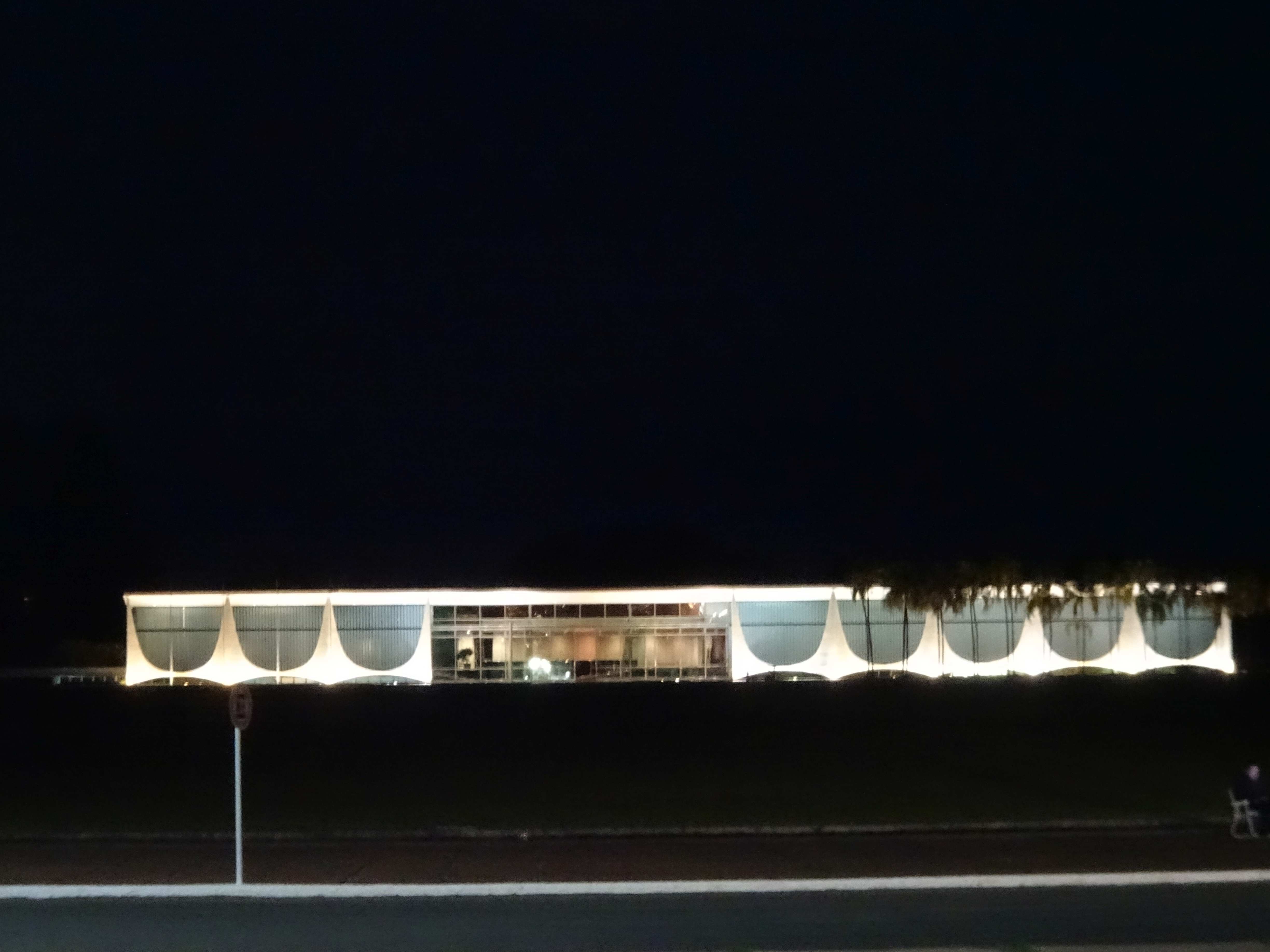 Wohnsitz des Präsidenten. Zum Zeitpunkt unserer Reise heißt der Temer, wie lange noch?