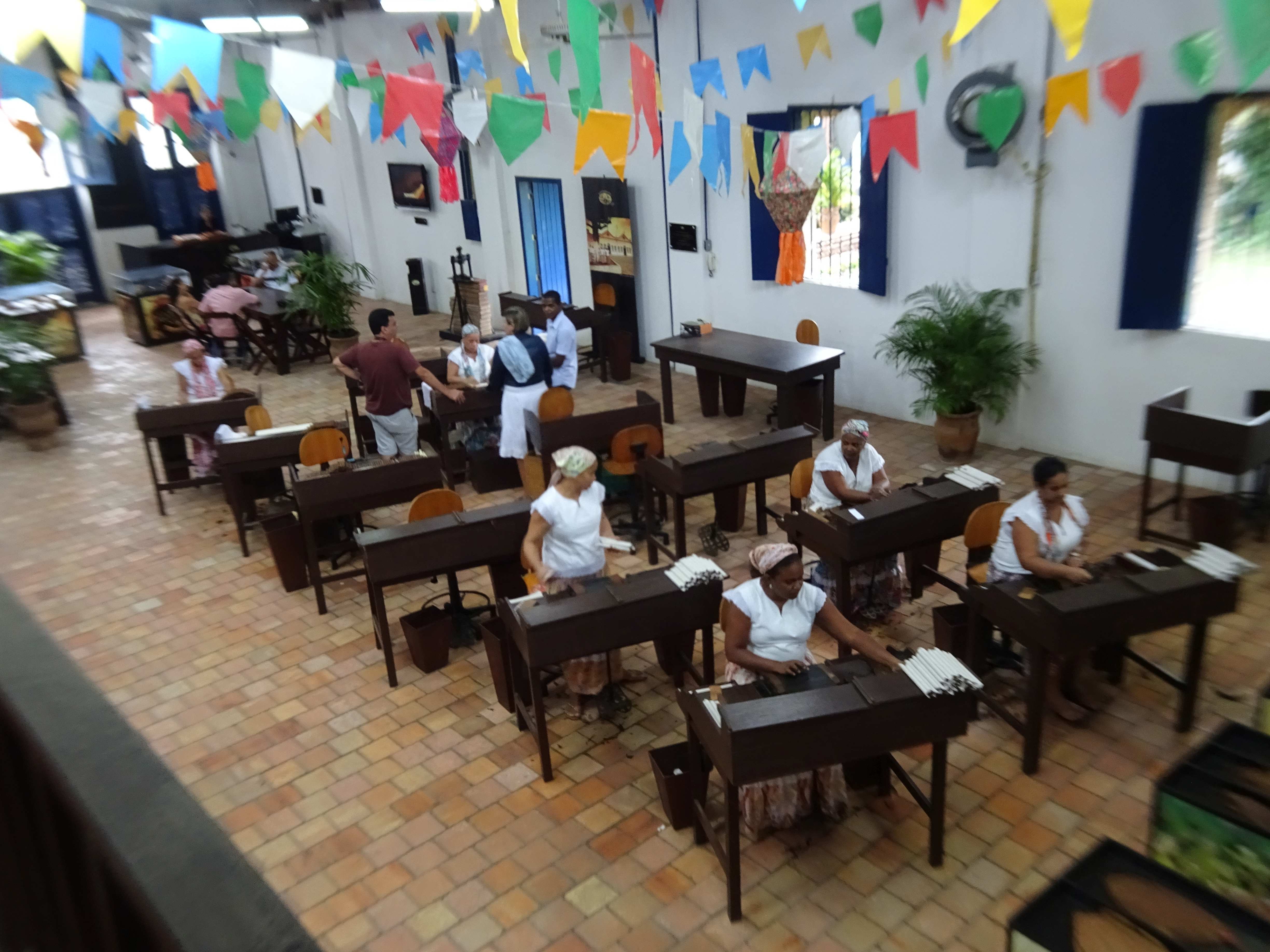 Und hier in São Félix werden sie noch per Hand gedreht...