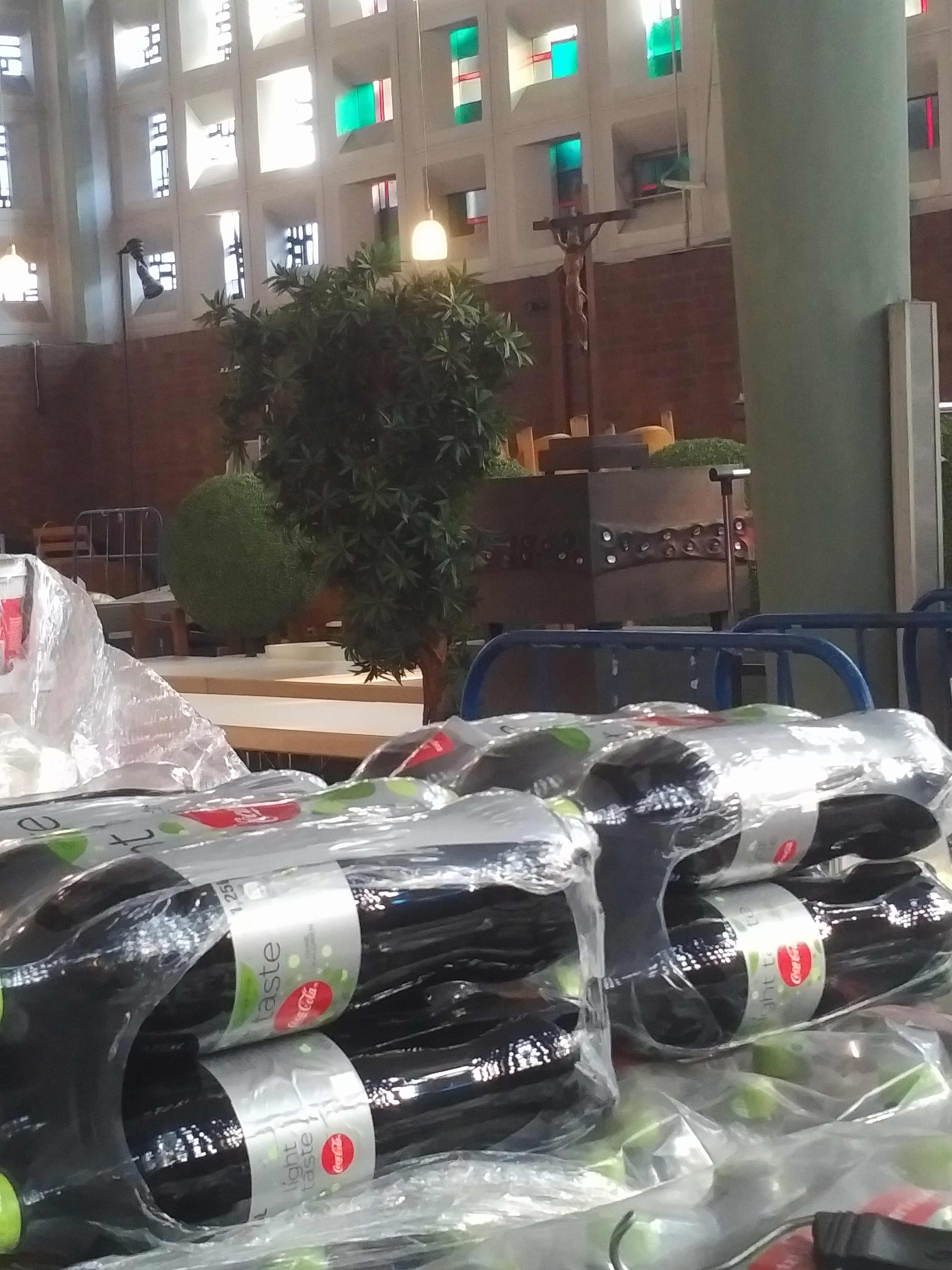 Ein Beispiel für die Nachnutzung von Kirchen: Ausgabestelle der Tafel Oberhausen.