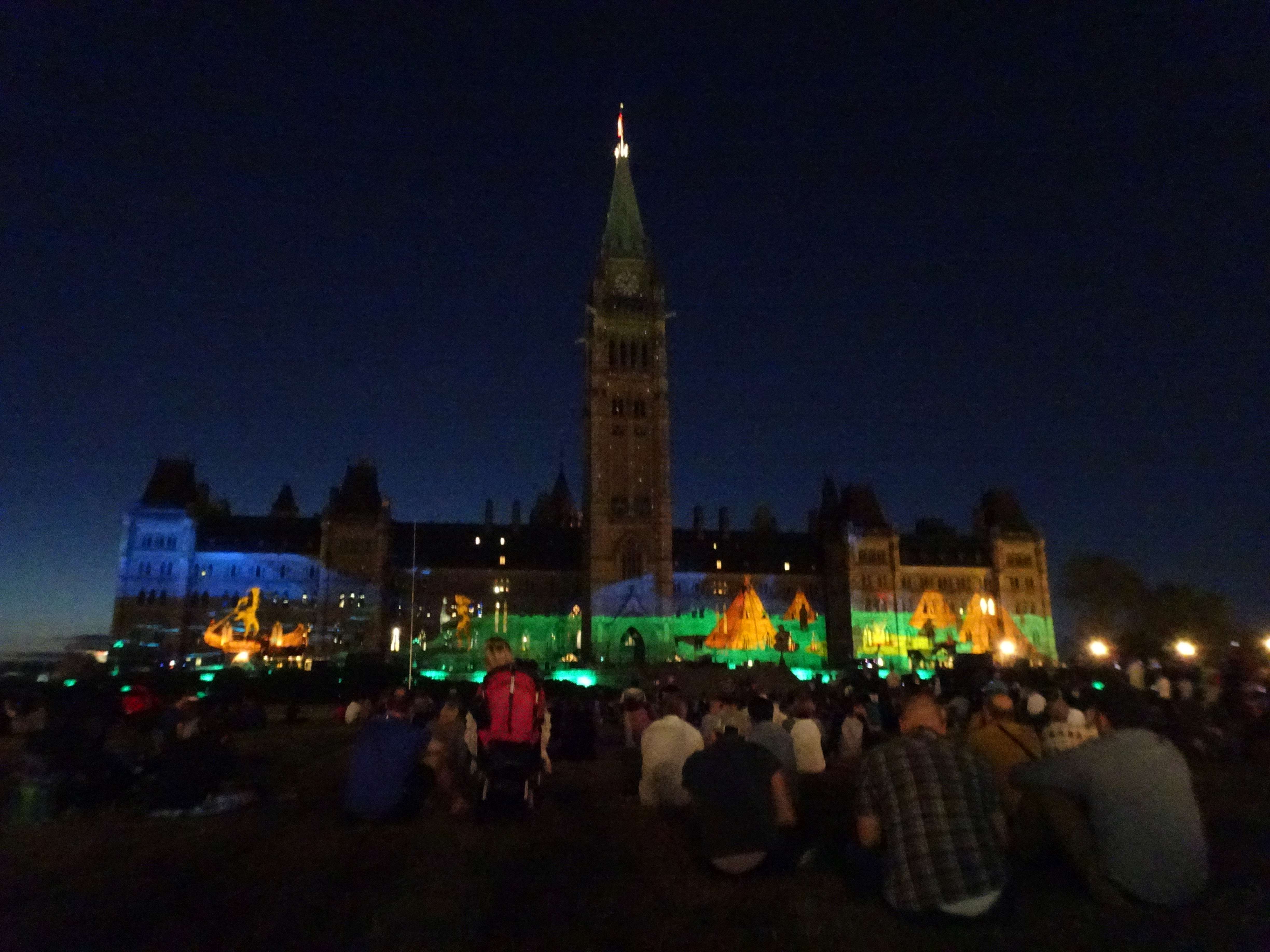 Jeden Abend gibt es eine tolle light-show zur Geschichte des Landes.