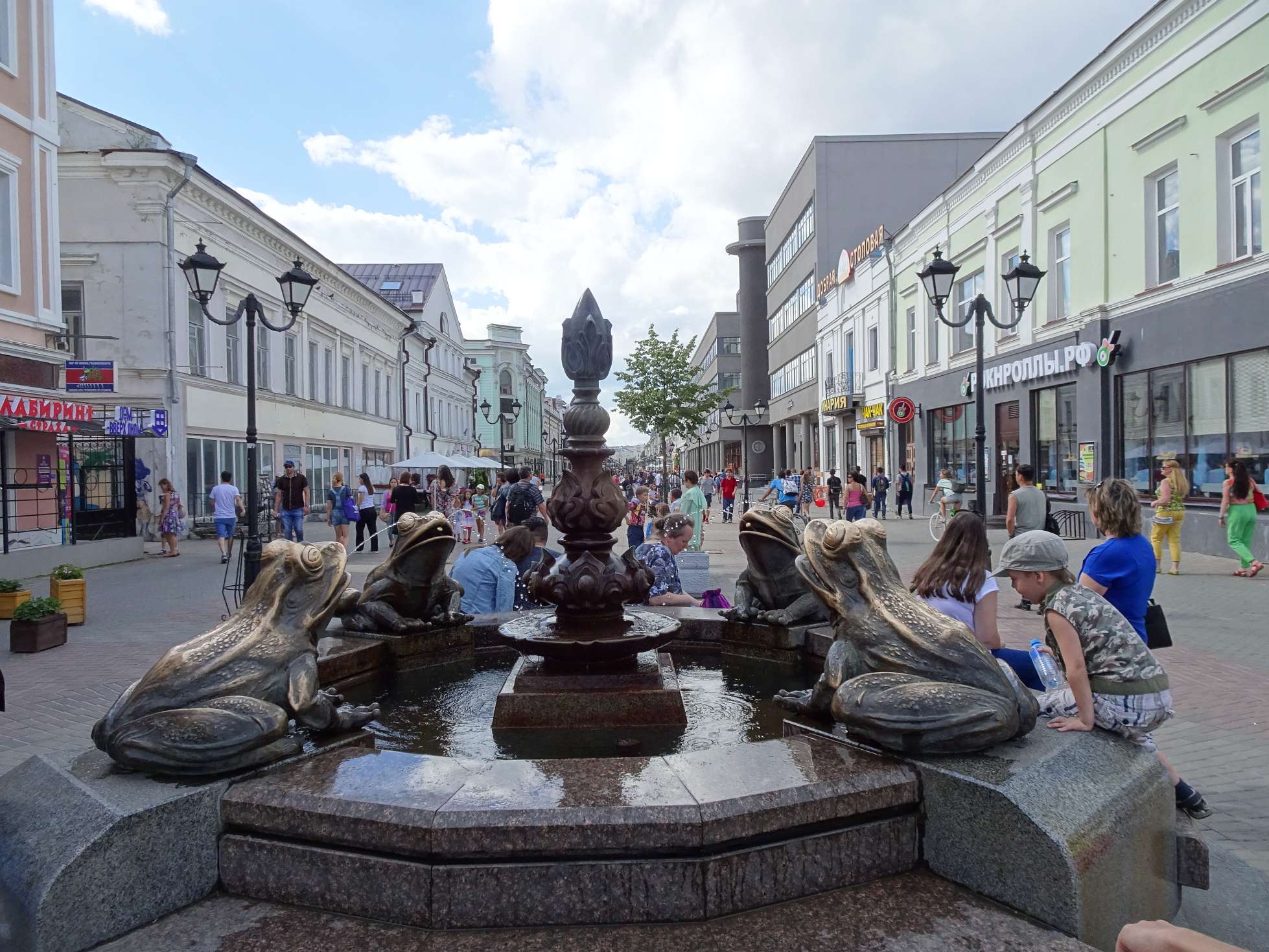 Kazan: Unsere stuckgeschmückte Wohnung liegt direkt in der Fußgängerzone