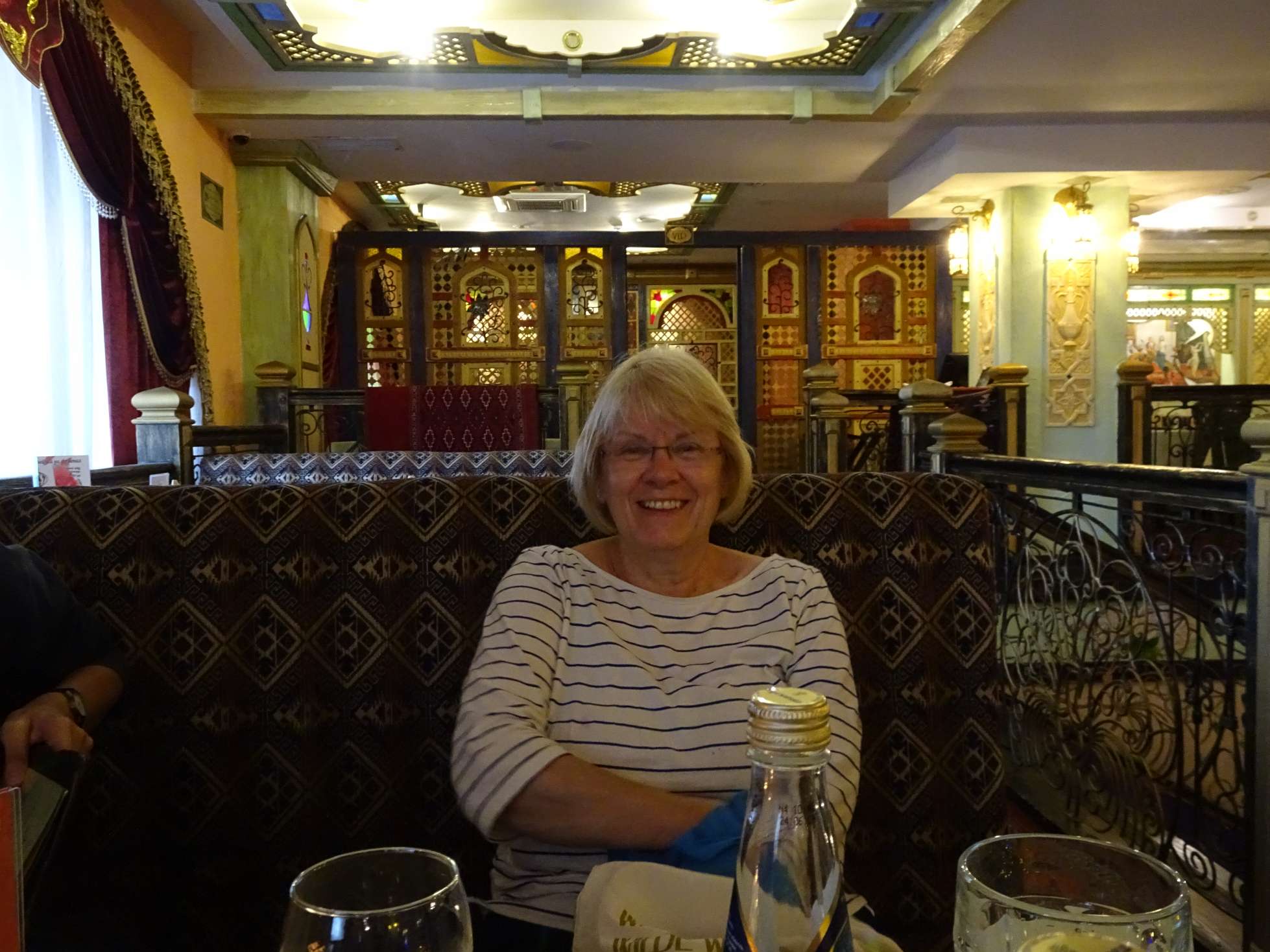 ...kaukasisch-tatarische Küche innen.