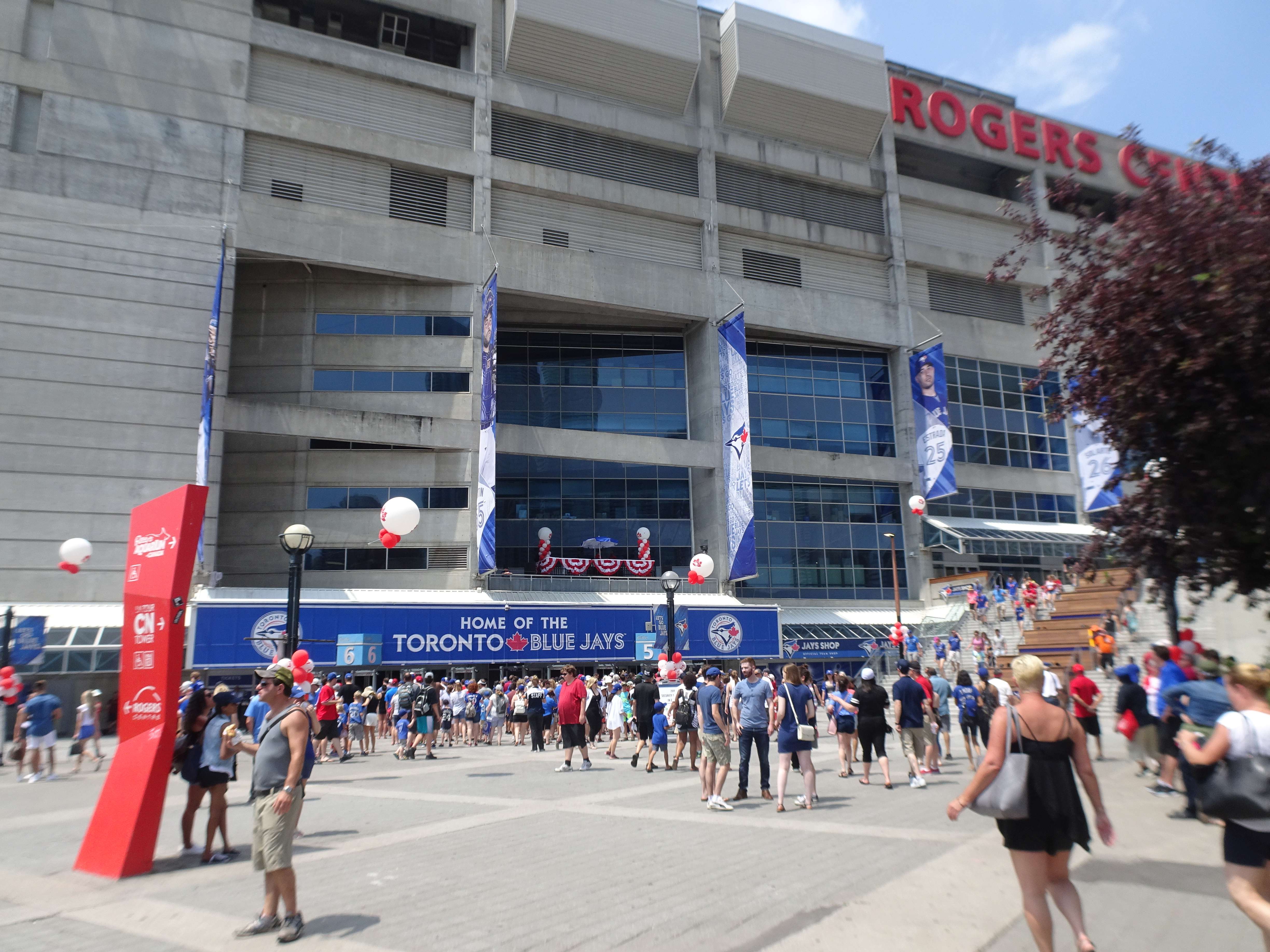 Baseball ist sehr angesagt... wir finden das Zusehen in der Sportsbar eher öde....