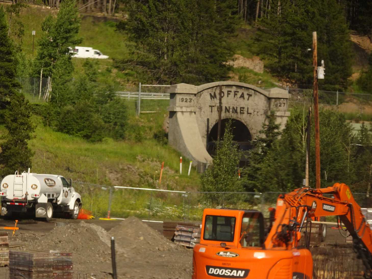 Der Moffat Tunnel unterfährt die kontinentale Wasserscheide