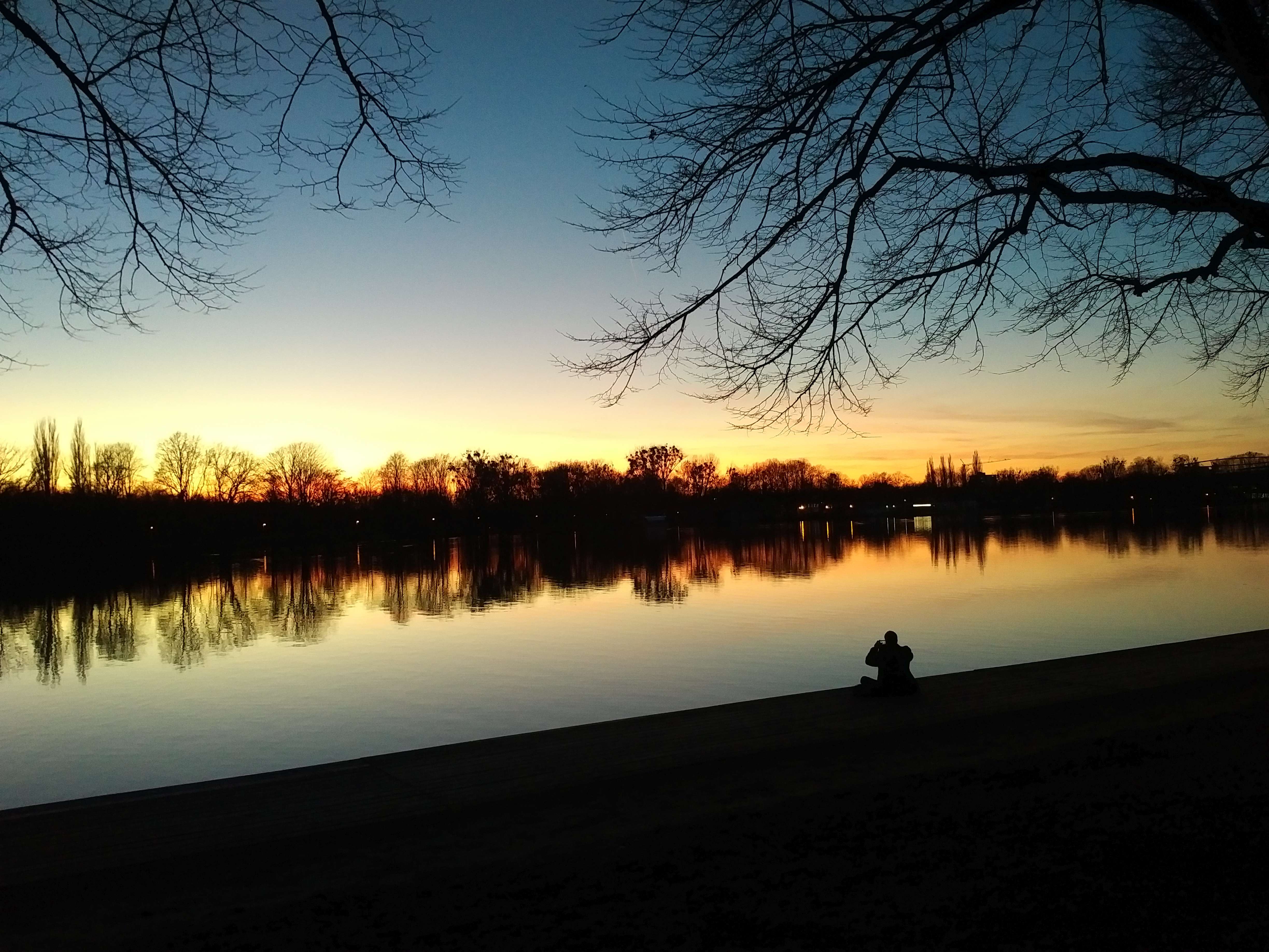 Und so romantisch präsentiert sich der Maschsee im Februar.